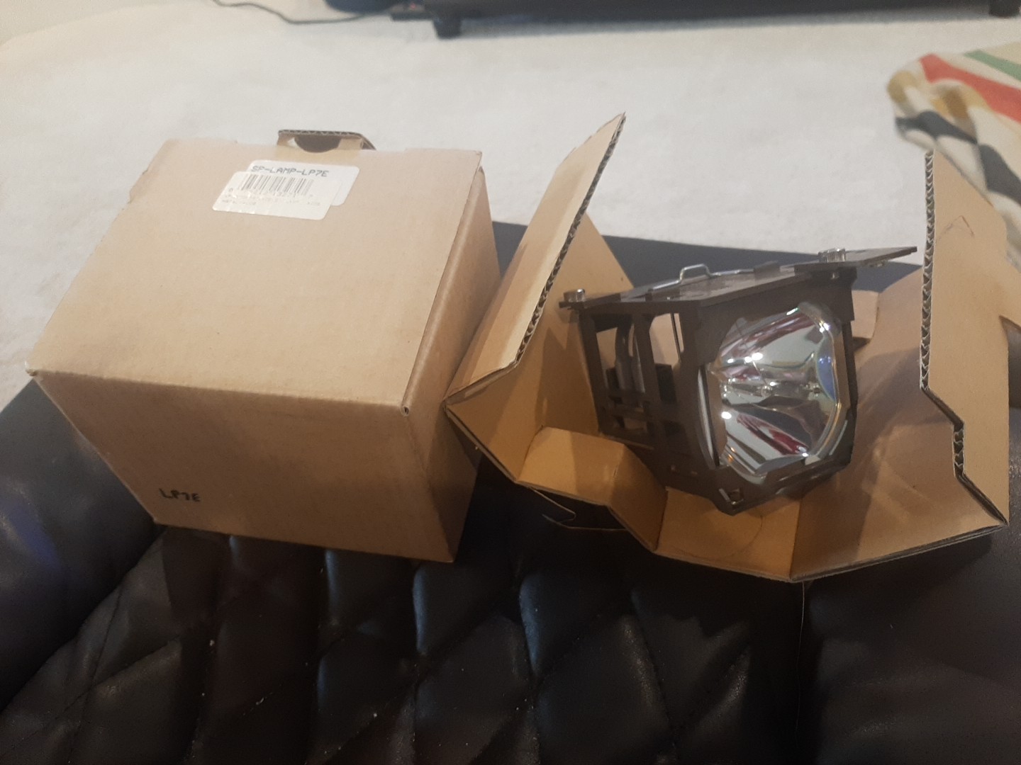 InFocus LP725/735 Projector Replacement Lamp SP-LAMP-LP7E, NEW