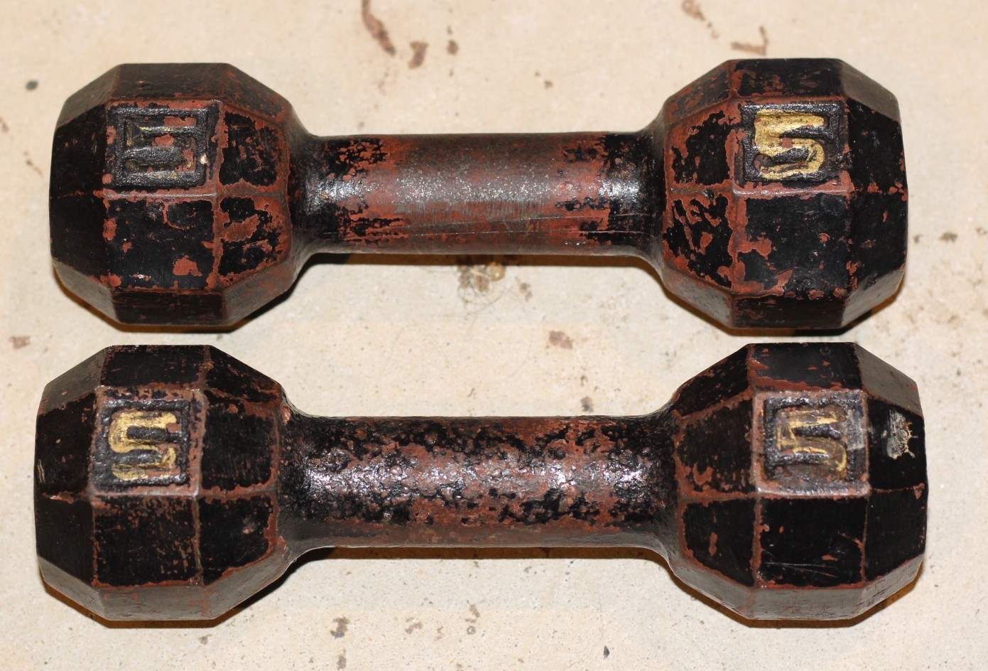 2 Vintage 1930s Gym Dumbells Octagonal End Hand Weights Cast Metal 5 lbs each