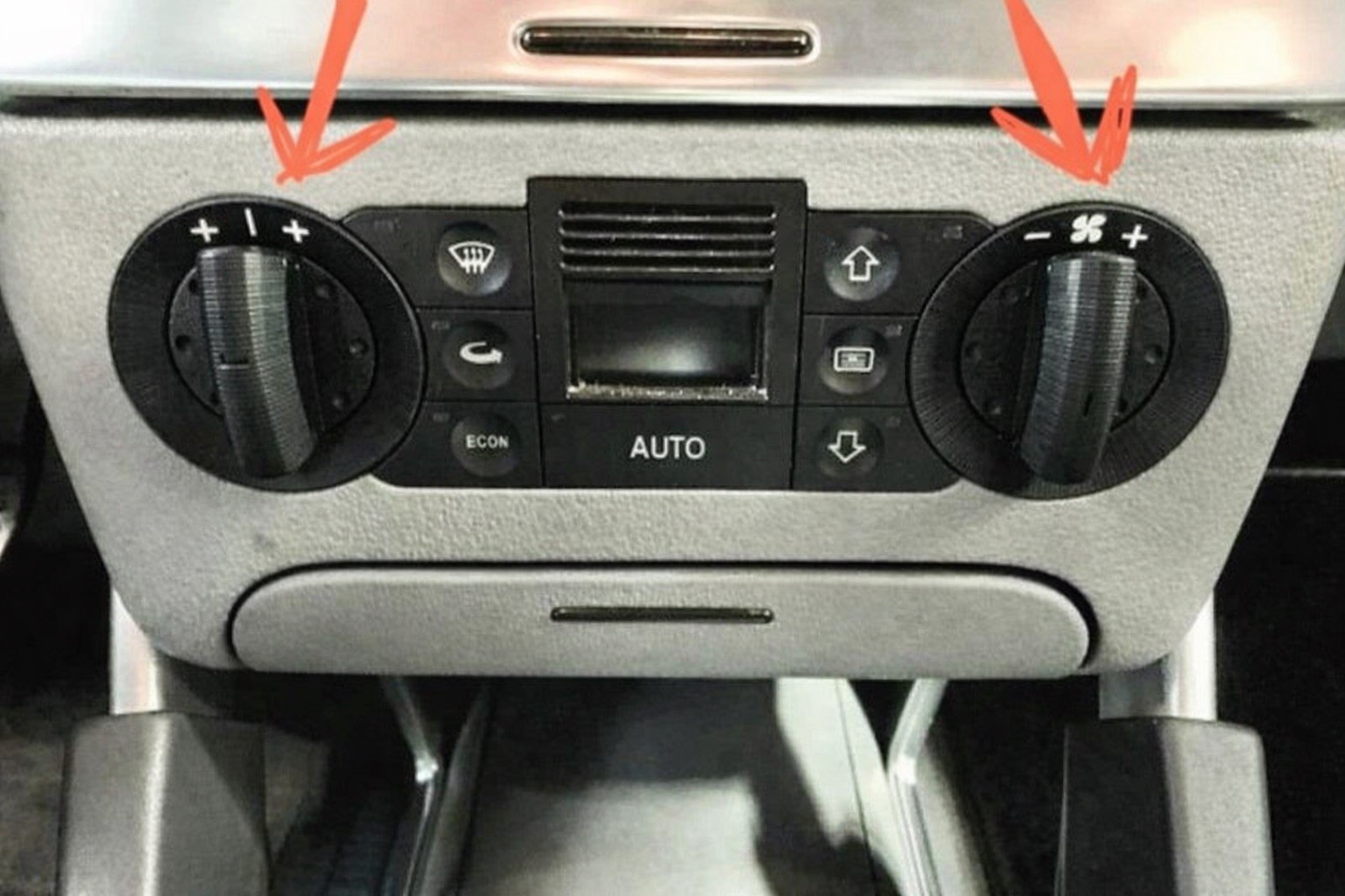 (Pair of 2) AUDI TT 98-06 Climate Control Knobs #8N0819681C & 8N0819682C