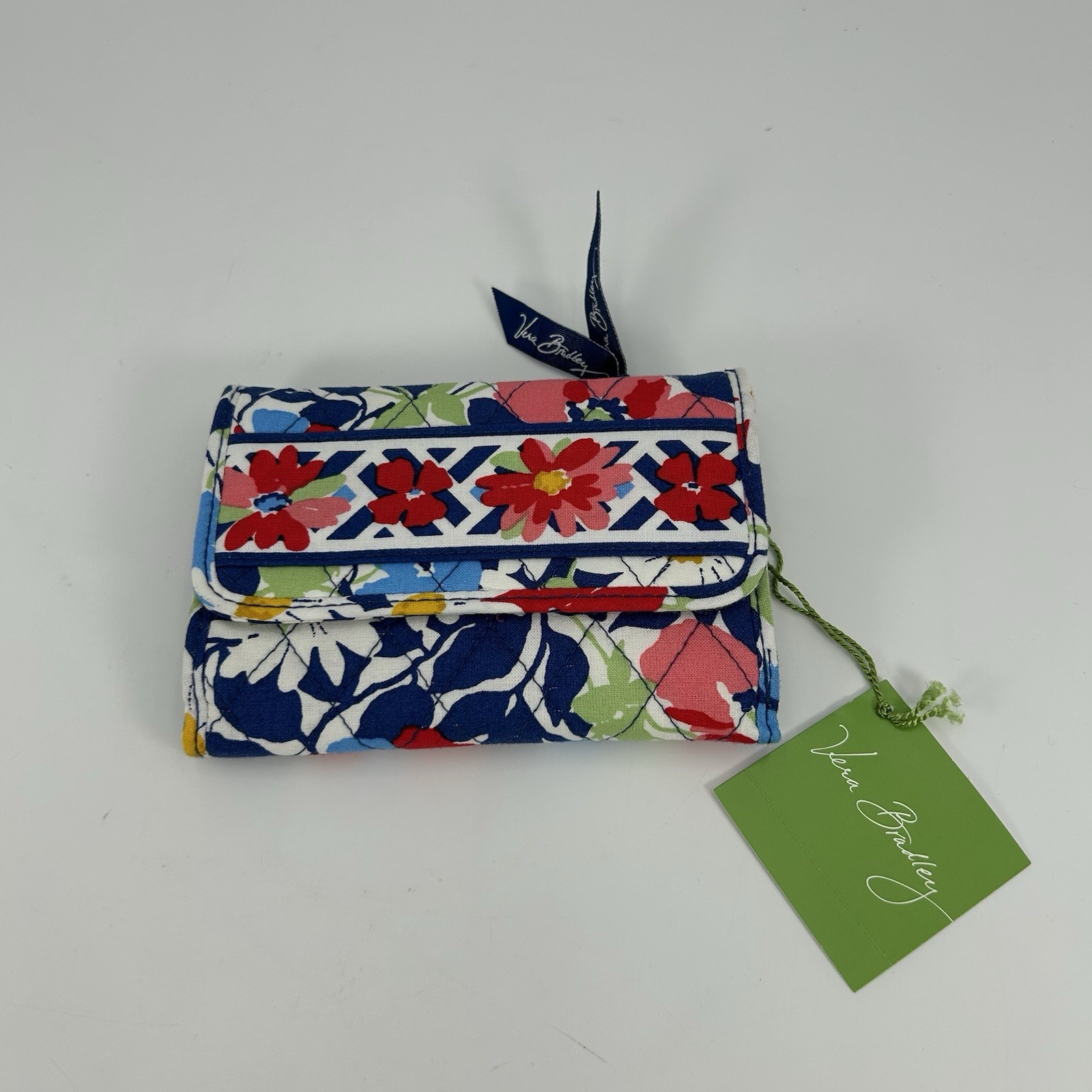 NWT Vera Bradley EURO WALLET in SUMMER COTTAGE 10874-125