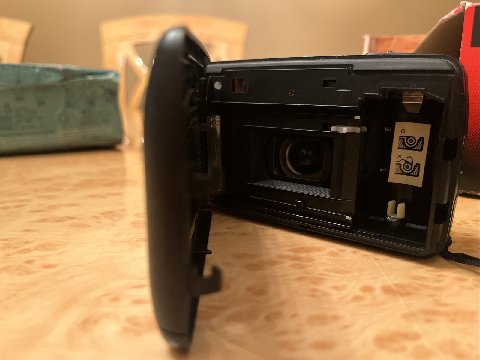 Vivitar Camera WZ28 28 to 52mm Point and Shoot Zoom Lens Original Box And Instr
