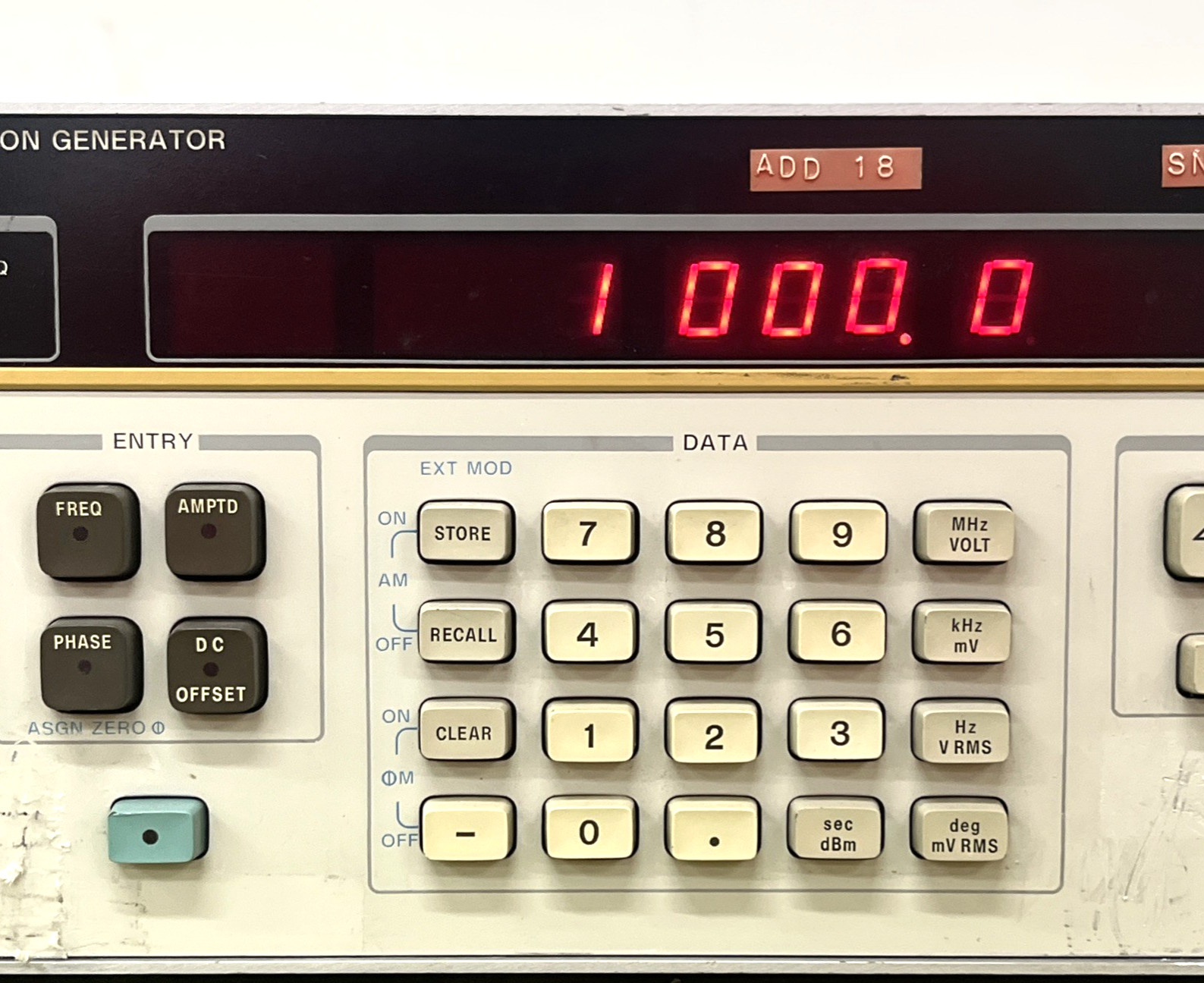 HP (HEWLETT PACKARD) 3325A Synthesizer / Function Generator