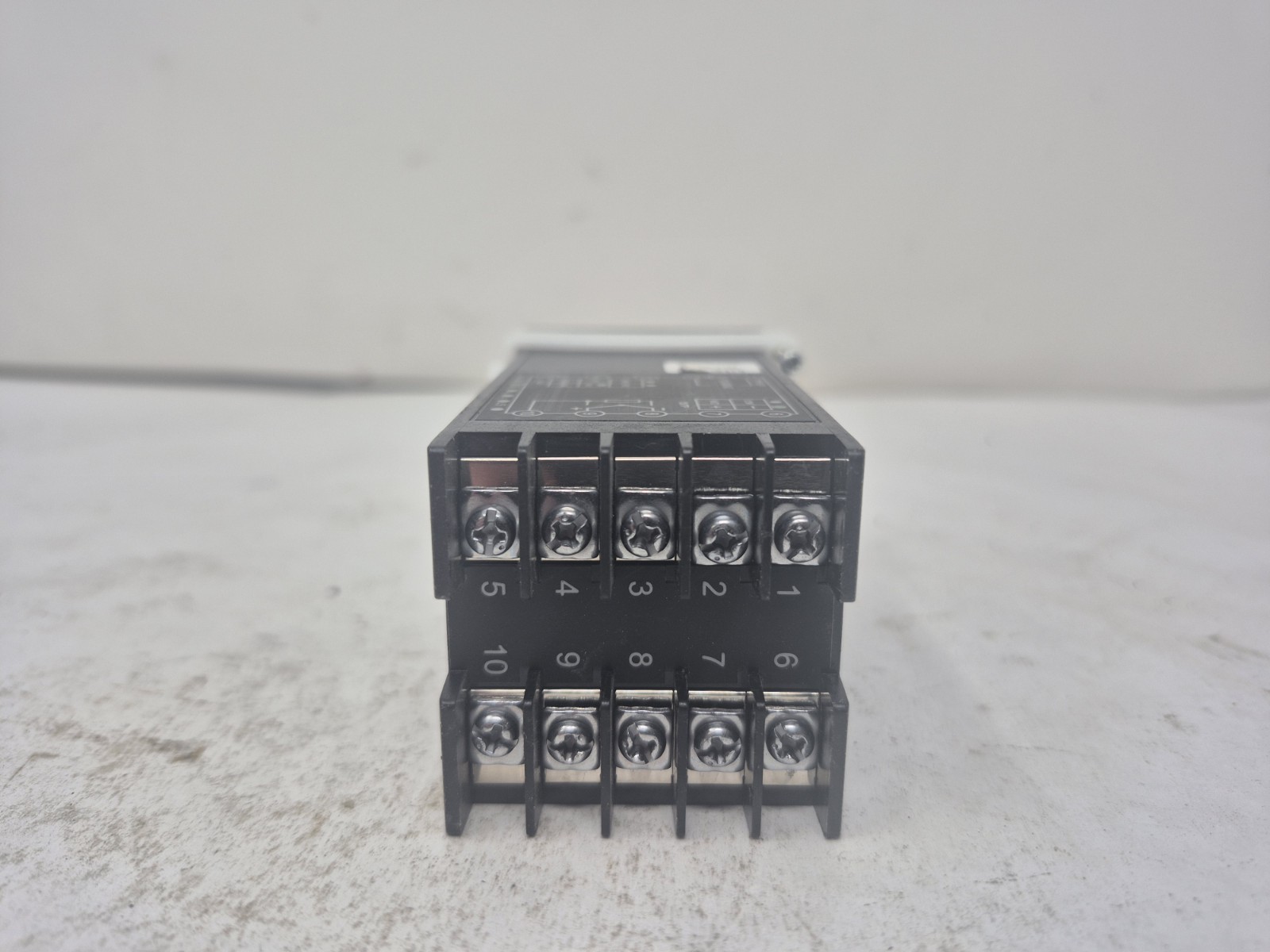 Yudian AI-208 Temperature Controller