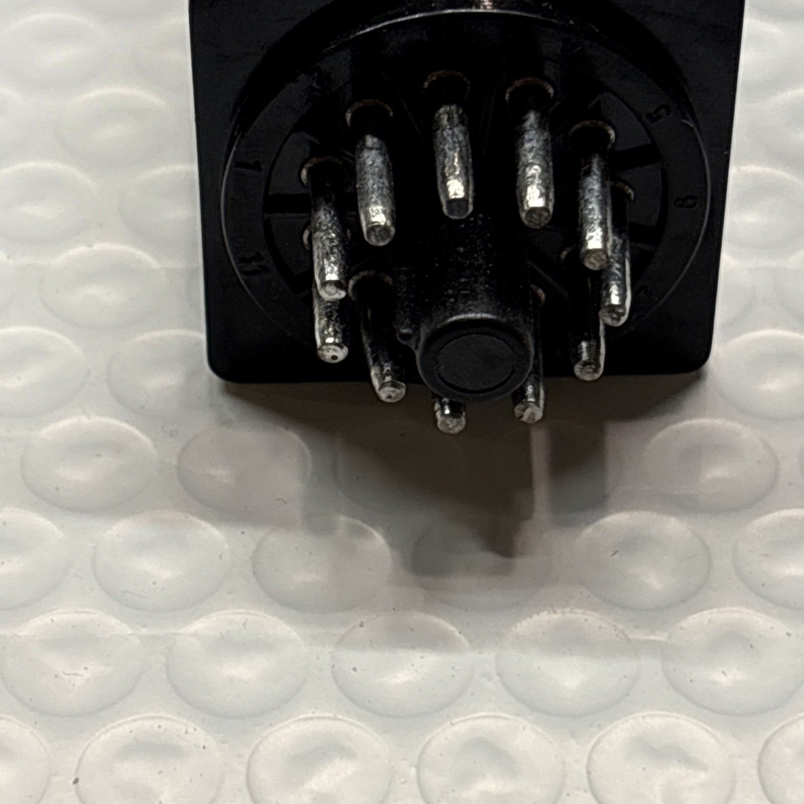 EATON Latching Relay, D2PR5R1, Coil 12 VDC, New