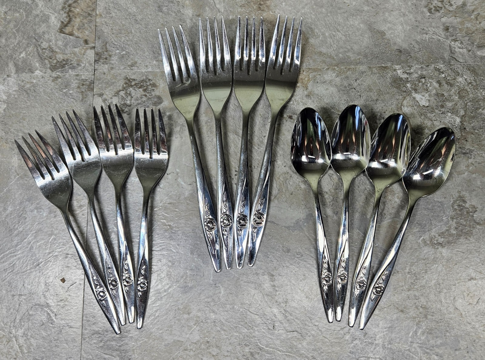 Oneida Lasting Rose set of 4 Dinner or Salad Forks or Teaspoons or Oval Soup MCM