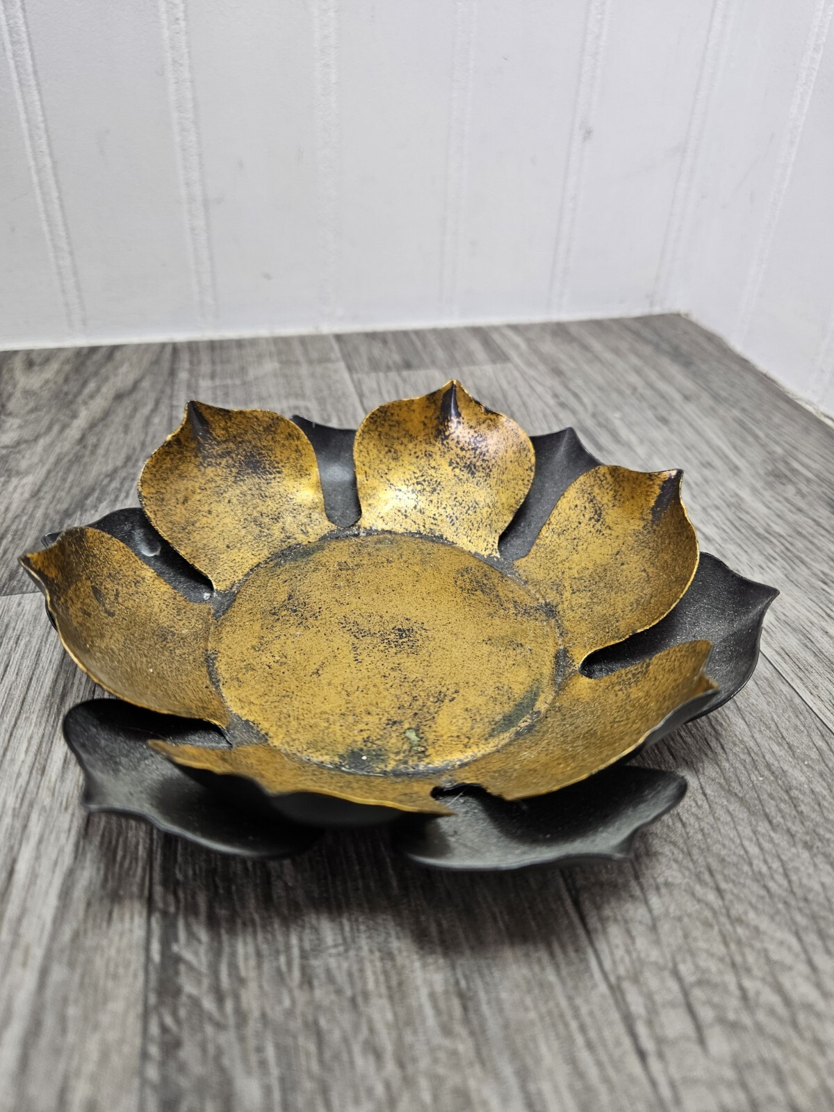 Metal Lotus Pullar Plate