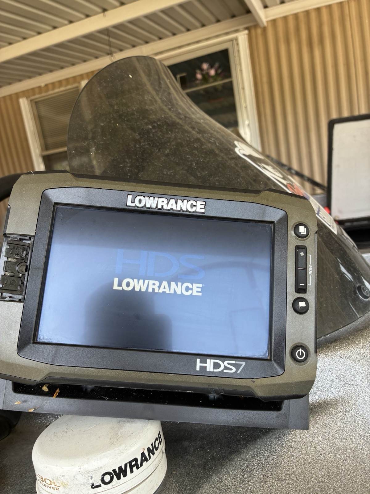 Lowrance HDS 7
