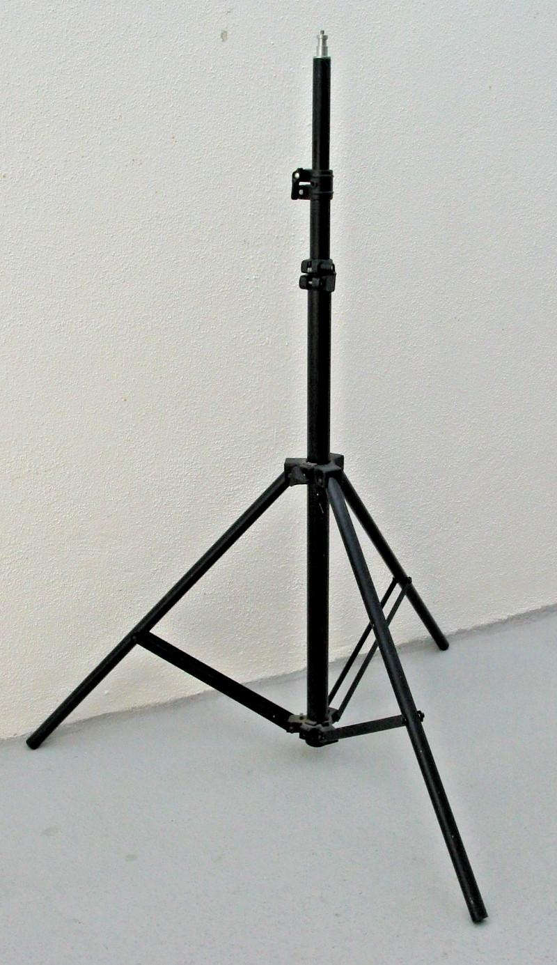 ProMasterSystemPro LS-2 Deluxe Spring-Cushioned Light Stand #6799, Max 9'-2"