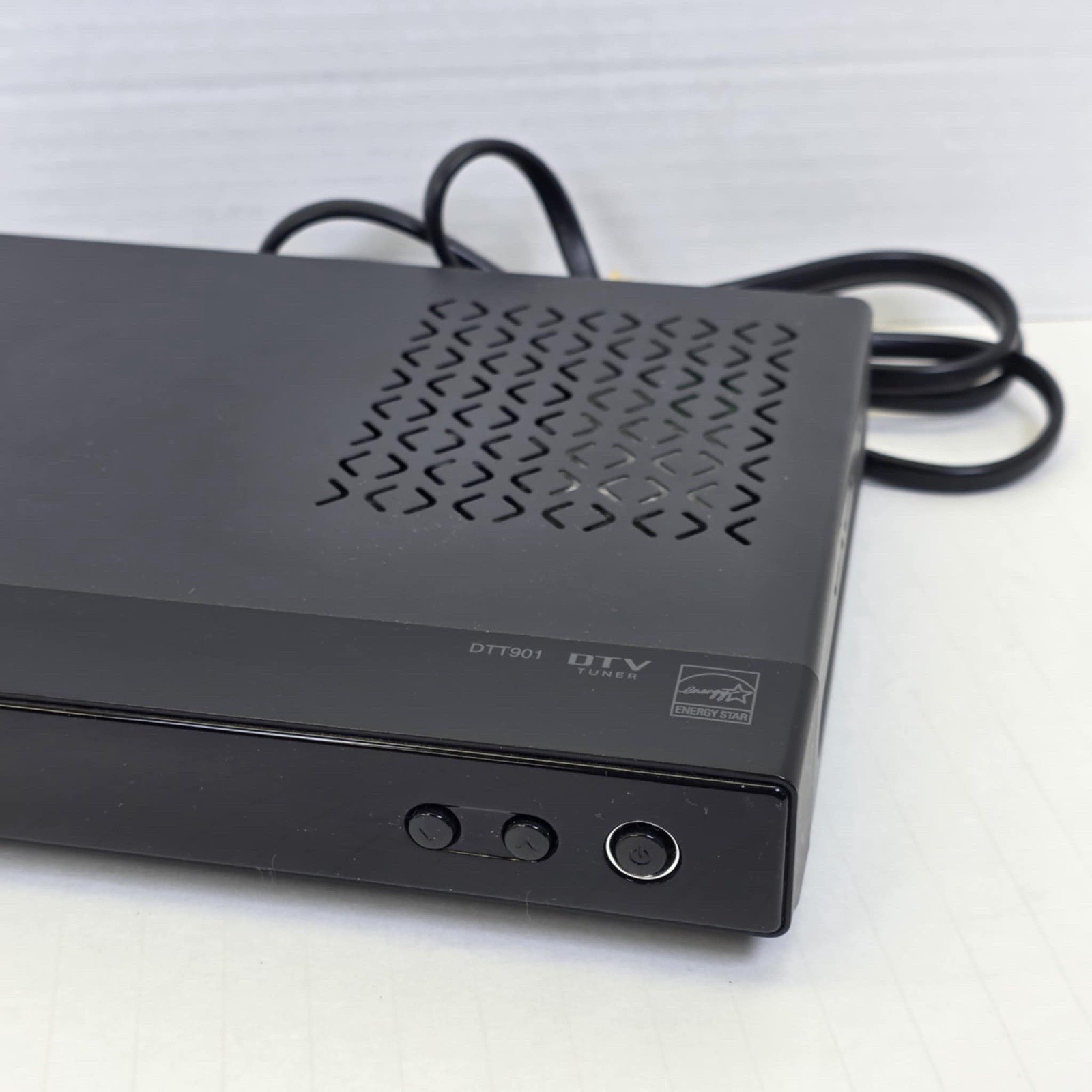Zenith Digital TV Tuner Converter Box Model DTT901 With Remote