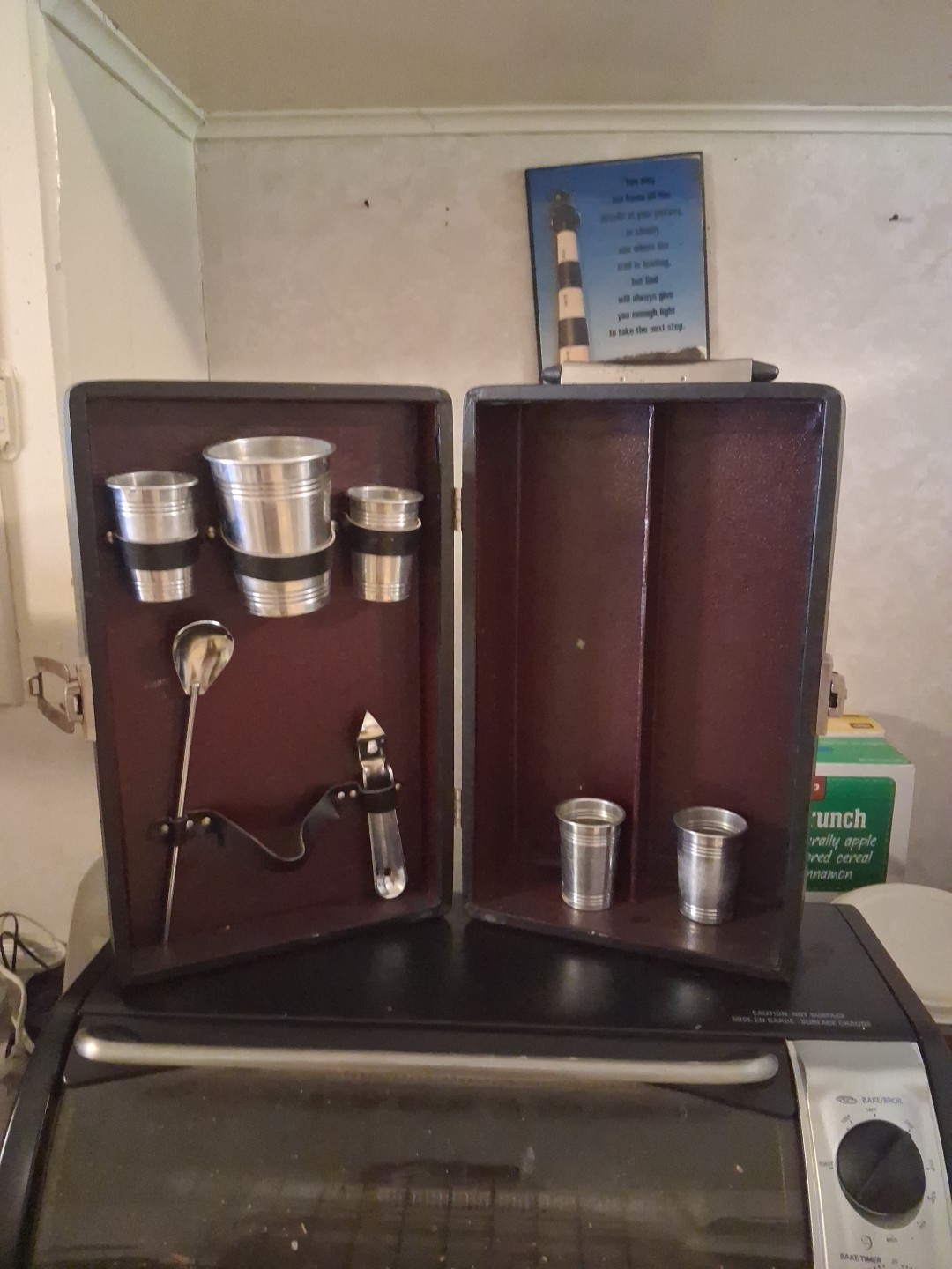 LONDONAIRE PORTABLE PUB LIMITED COWHIDE BAR SET WITH HARD BLACK CASE INCOMPLETE