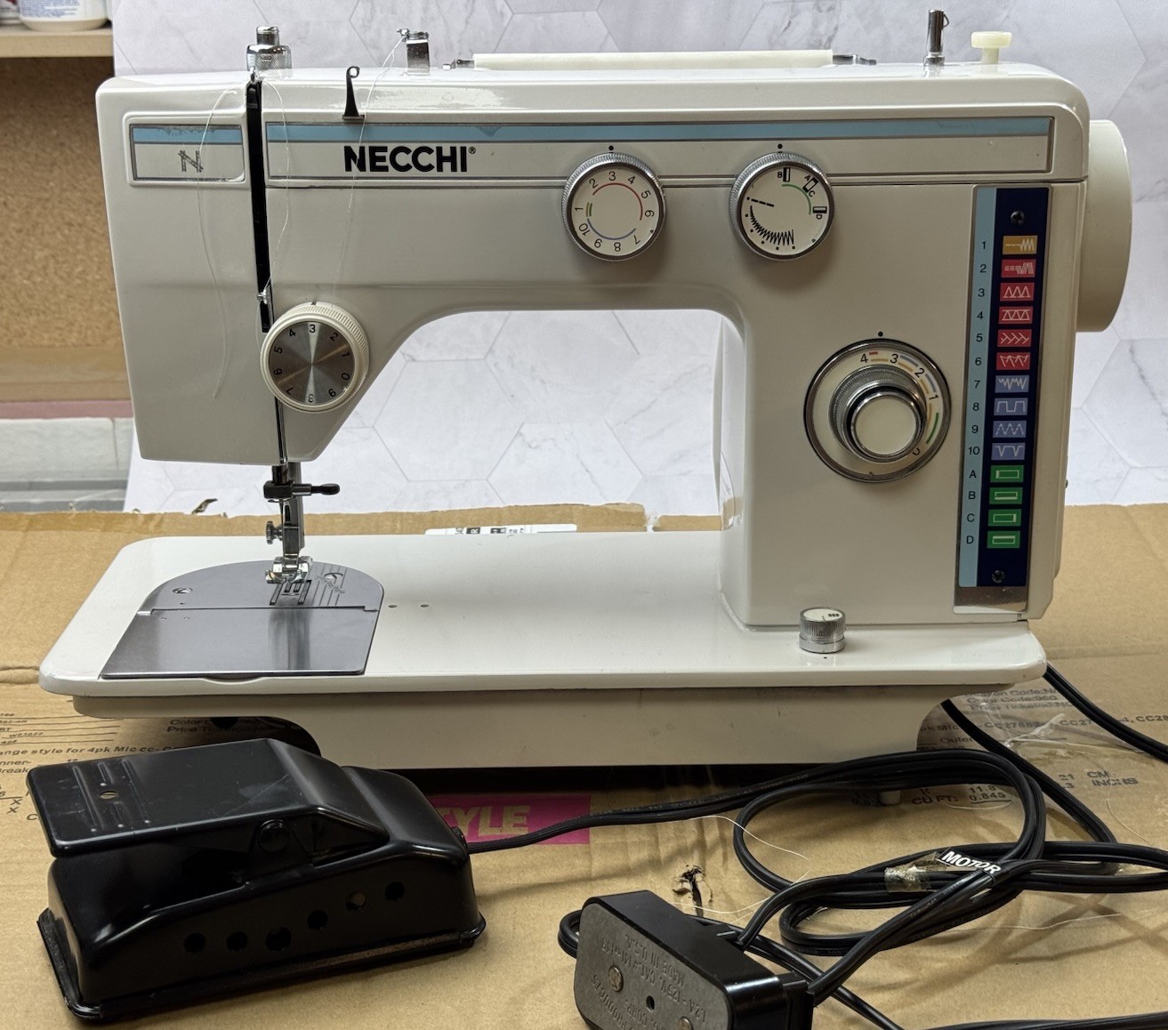 Necchi Sewing Machine 536 FB w/ Foot Pedal & Clear Case Cover - Tested Works