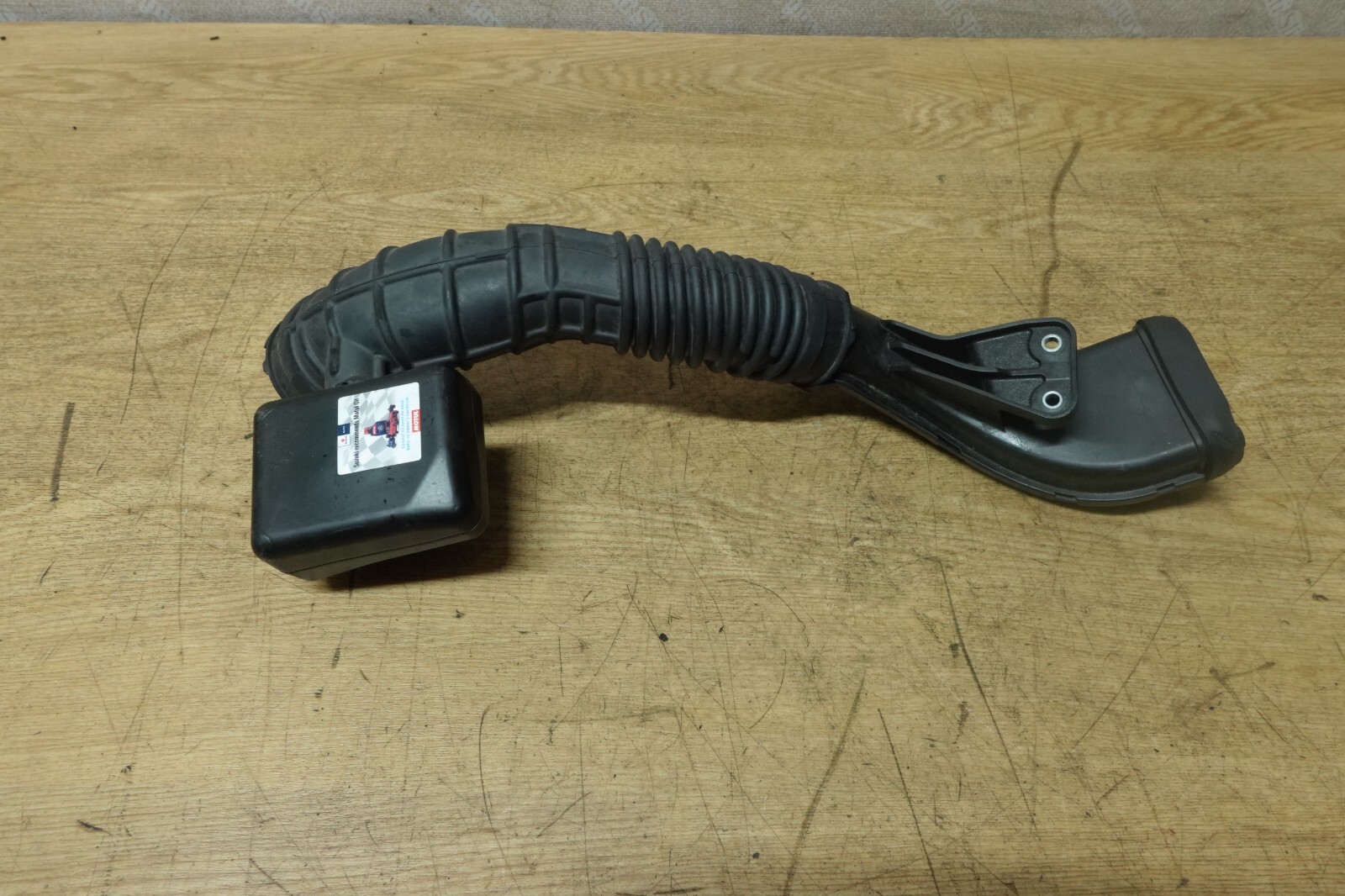 38998 H11B 2023 SUZUKI SWIFT DUALJET MHEV 1.2 HYBRID AIR INTAKE PIPE 62R-R01