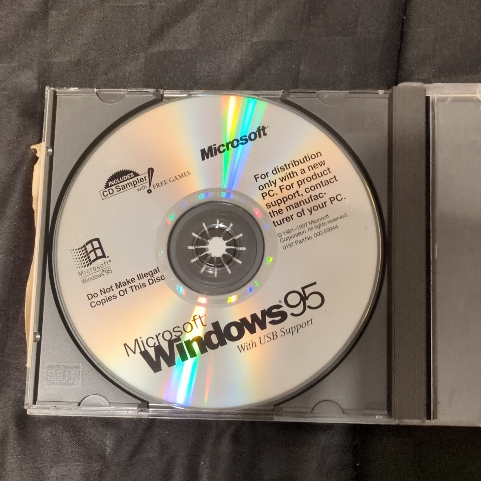 Microsoft Windows 95 with USB Support Operating System CD, English
