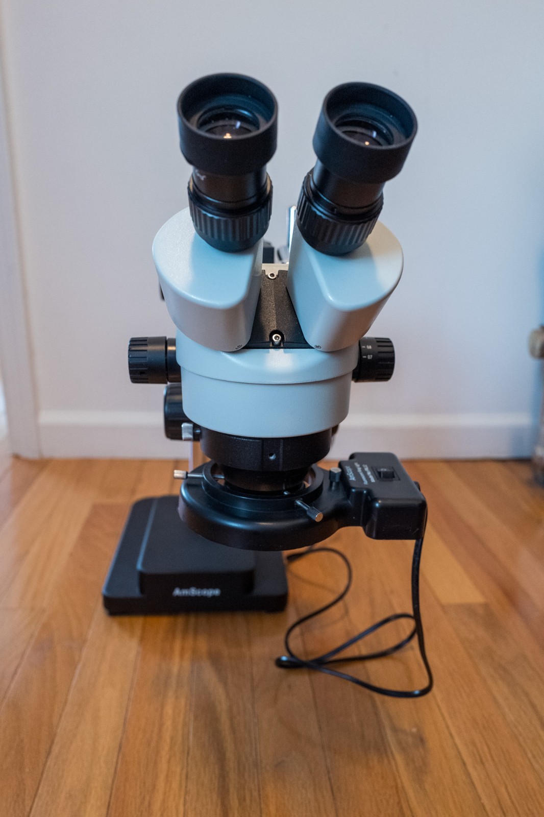 AmScope 3.5X-90X Circuit Board Assembly Boom Stand Stereo Microscope + Fluoresce
