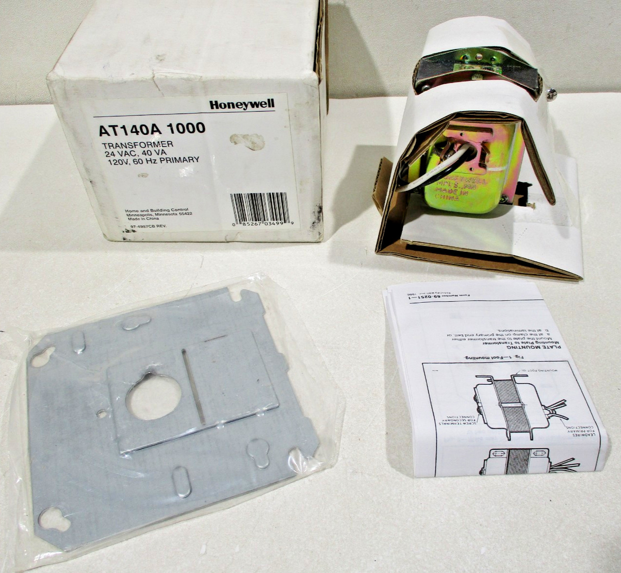 Honeywell AT140A1000 40VA, 120V Transformer - 60 Hz. Primary 24 VAC NEW