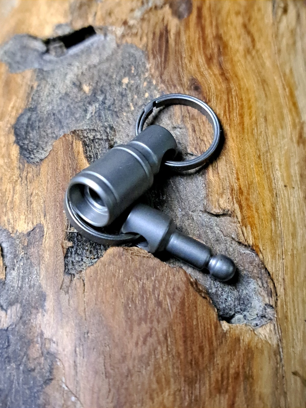 Minimalist Series Titanium Quick-Release Keychain Swivel
