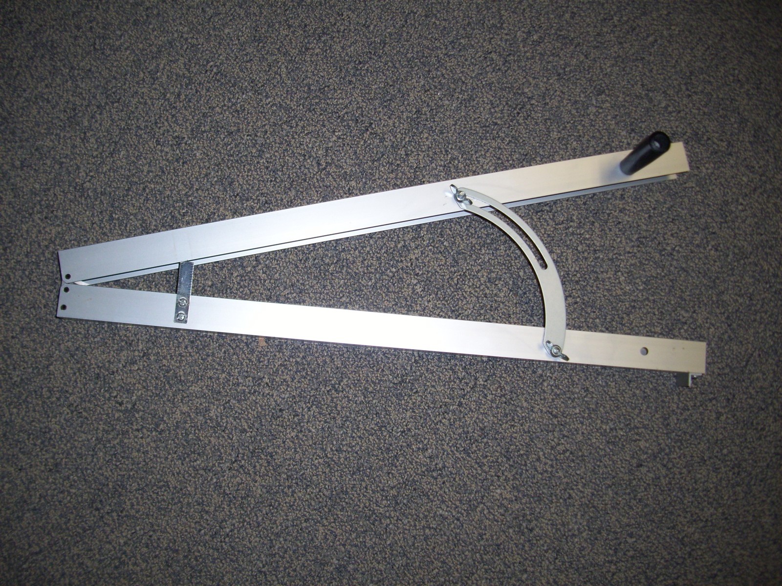 Precision Table Saw Tapering Jig with 24" Aluminum Rails