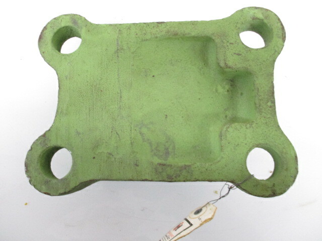 International Truck Bracket (346231C1)