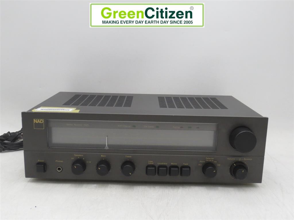 NAD Stereo Receiver 7020 w/ AM/FM Tuner