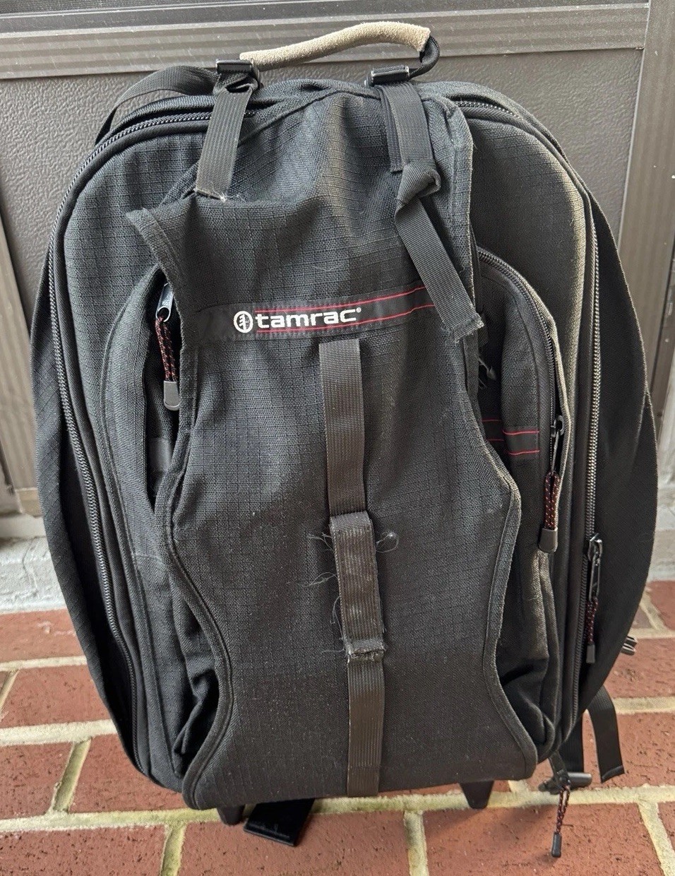 Tamrac Rolling Strongbox Camera Case Bag Upright Black Wheels Black Approx 23”
