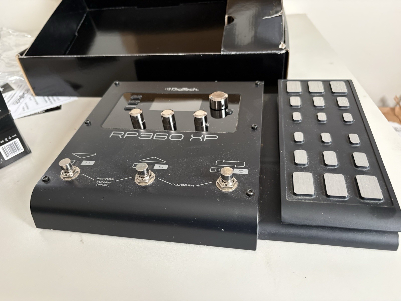 DigiTech RP360 XP Guitar Multi-Effect Processor Pedal FOR PARTS OR REPAIR!!