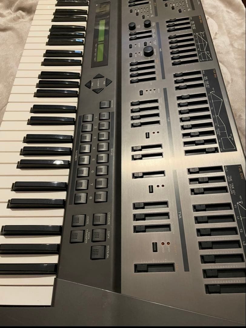 Roland JD-800 Digital Synthesizer Vintage