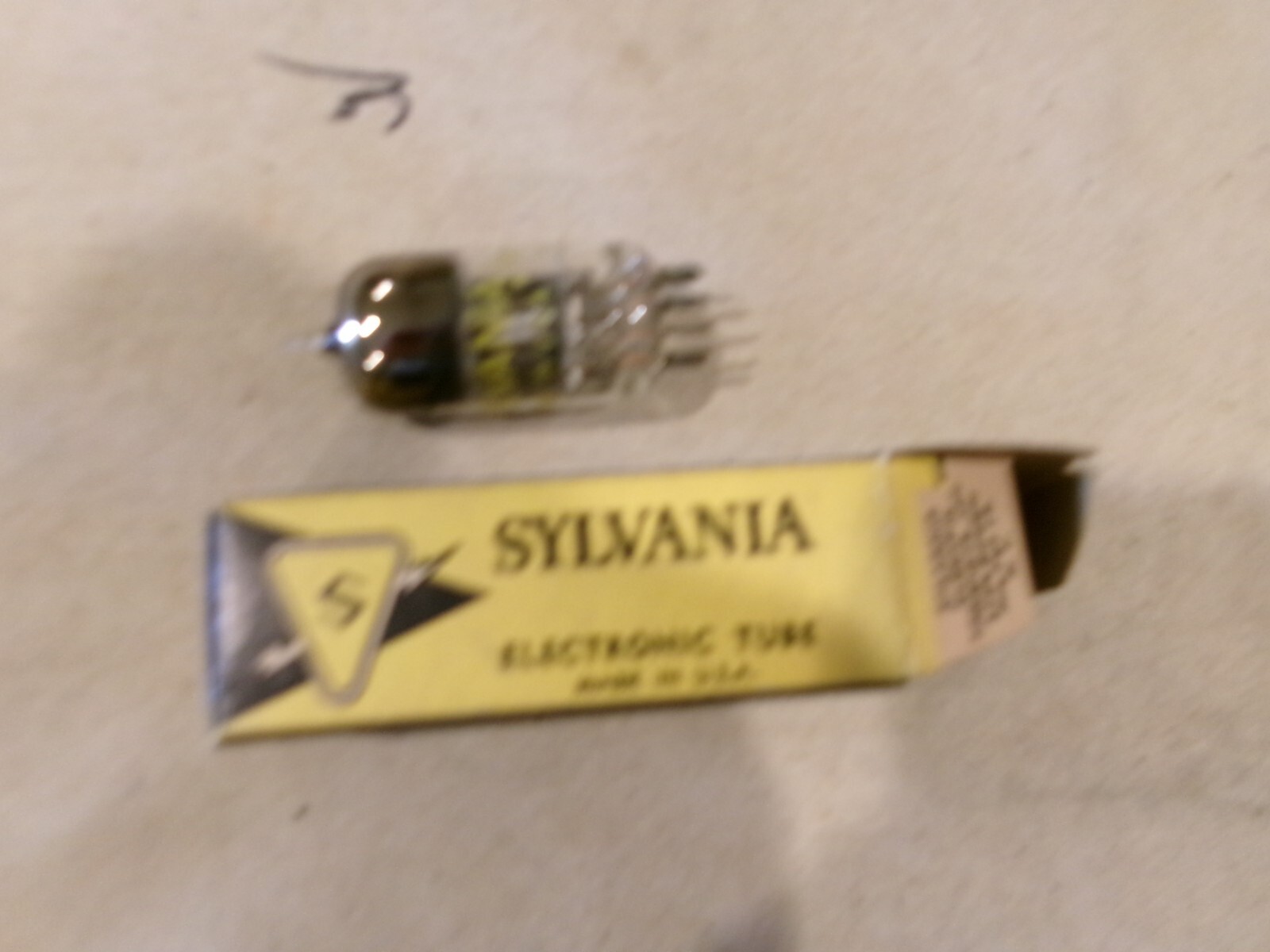 OEM VINTAGE ELECTRONIC TUBE SYLVANIA 5CQ8