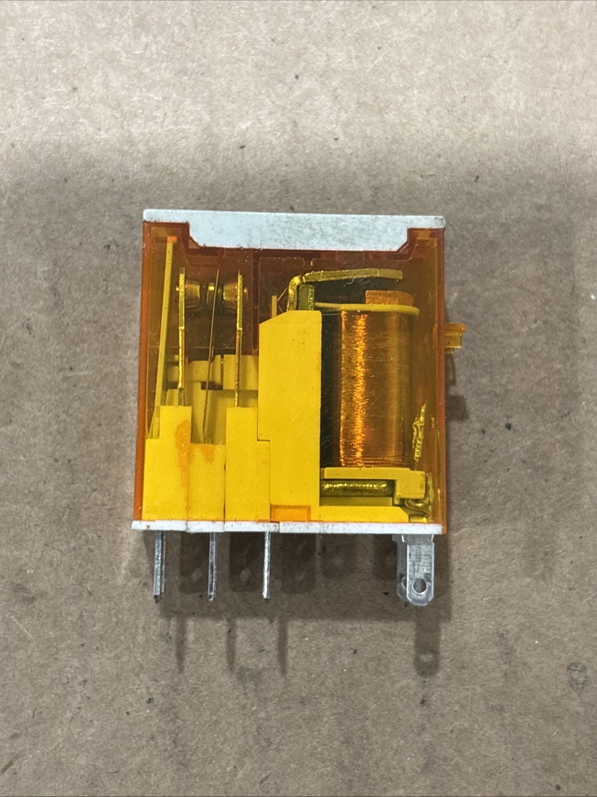 Allen-Bradley 700-HN224 2-pole Relay Socket