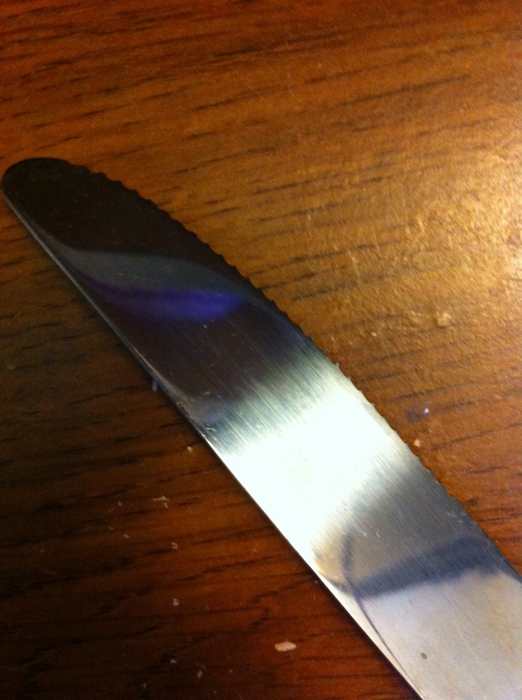 Gibson Stainless Flatware LIVING CIRCLES BLUE Plastic Handle Dinner Knives 8 +"
