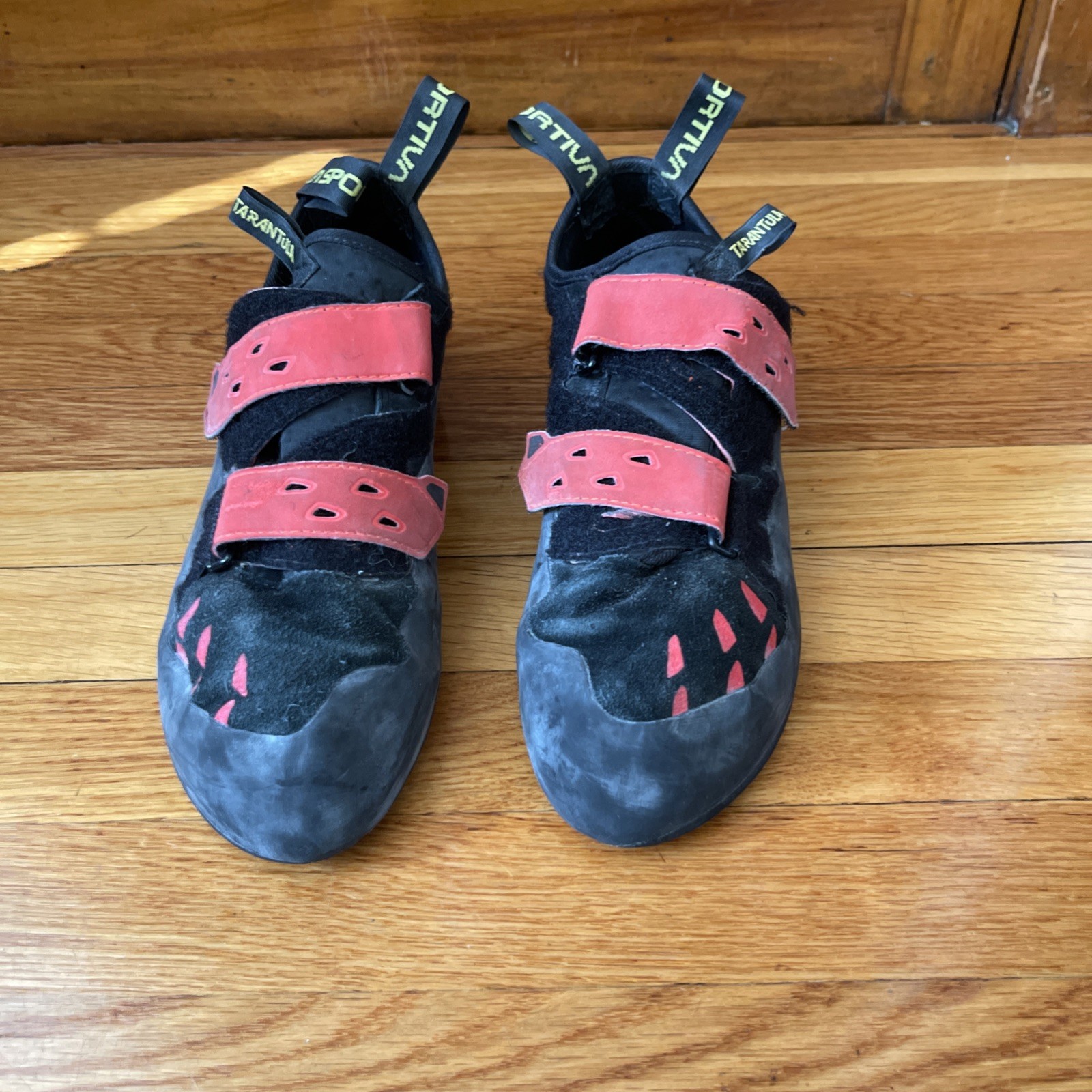 La sportiva Tarantulace Climbing Shoe - Men's Size 10.5/ Women’s 11.5
