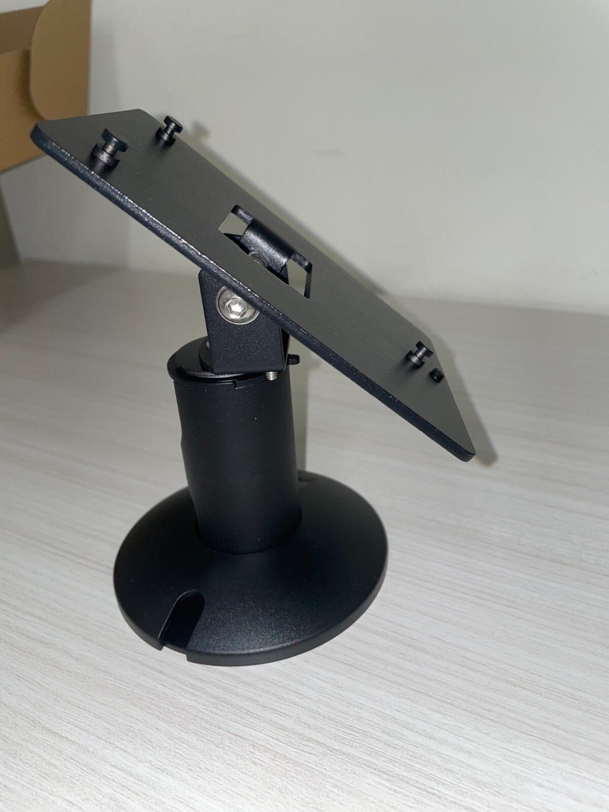 Pax Q30 Stand - Tilts/Swivels - Countertop