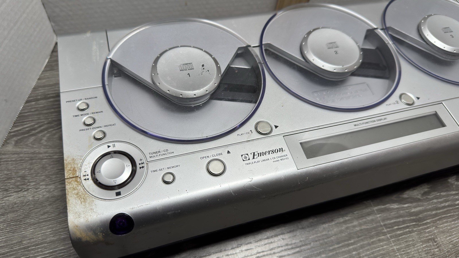 Emerson MS3103 Triple-Play Linear 3CD Changer With Malfunctions READ DESCRIPTION