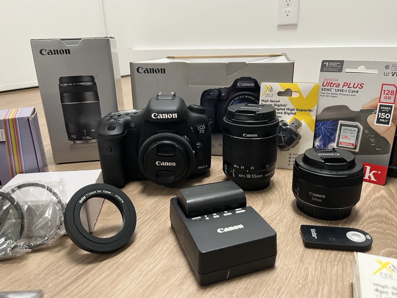 Canon EOS 7D Mark II Bundle: 24mm, 18-55mm, 50mm, 75-300mm Vivitar 500mm, 128GB