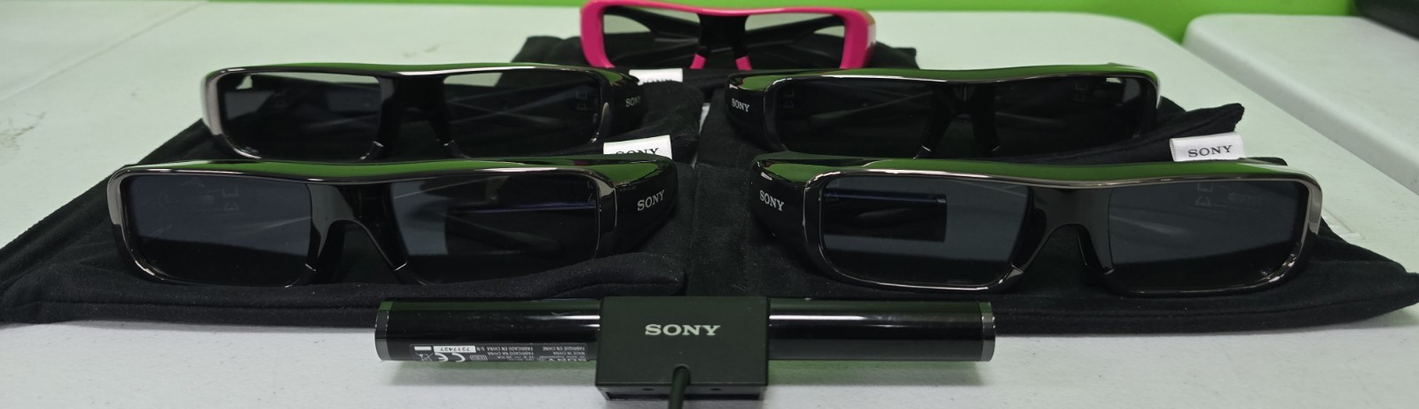 Sony 3D Glasses (5 Pair) TDG-BR100 Bravia + 3D Sync Transmitter TMR-BR100
