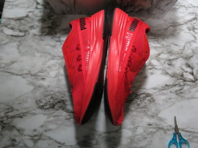 Red Puma Sz 4C No Laces
