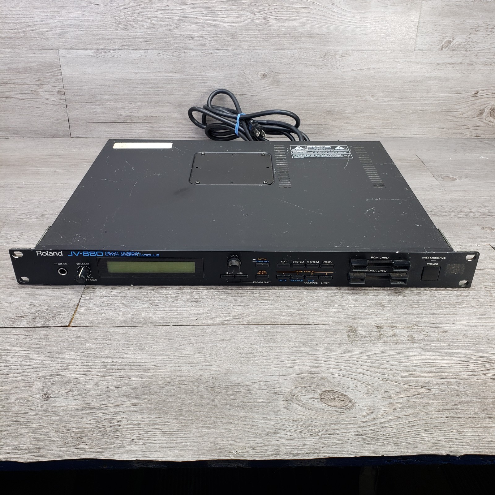 Roland JV-880 Multi Timbre Sound Module Synthesizer