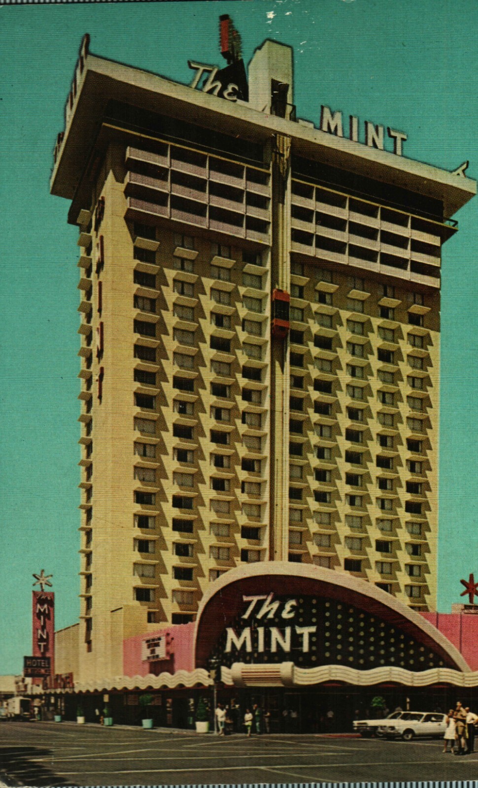 Las Vegas Postcard  --  The Mint Hotel & Casino  - (closed 1988)