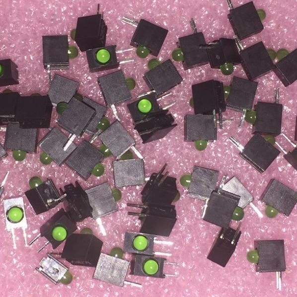 (100 PIECE LOT) WP934AD/GD, KINGBRIGHT, GREEN RIGHT ANGLE LED INDICATOR