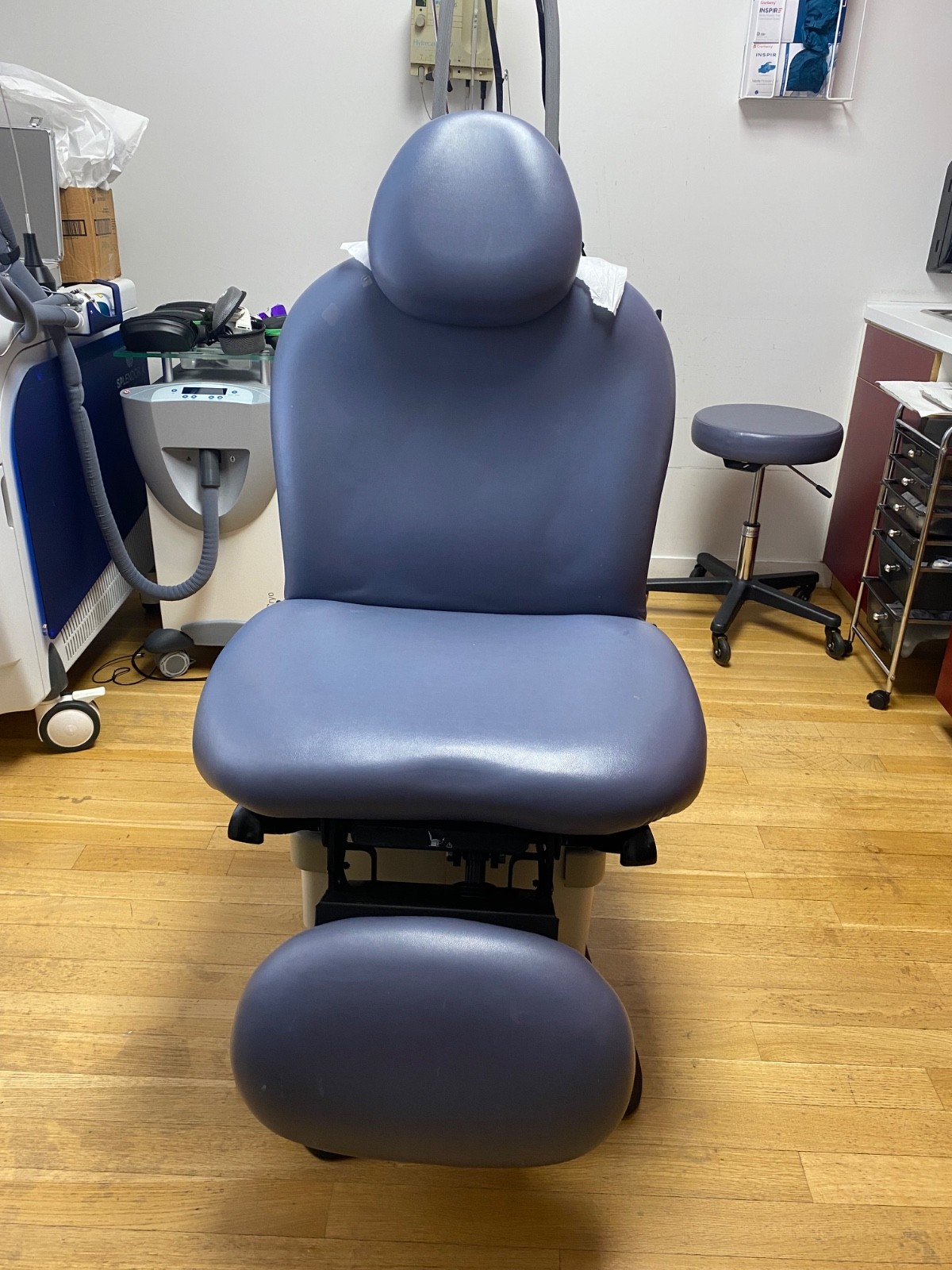 Medical Exam Chair for Clinic, Dermatology, Aesthetics, & More – Good Condition