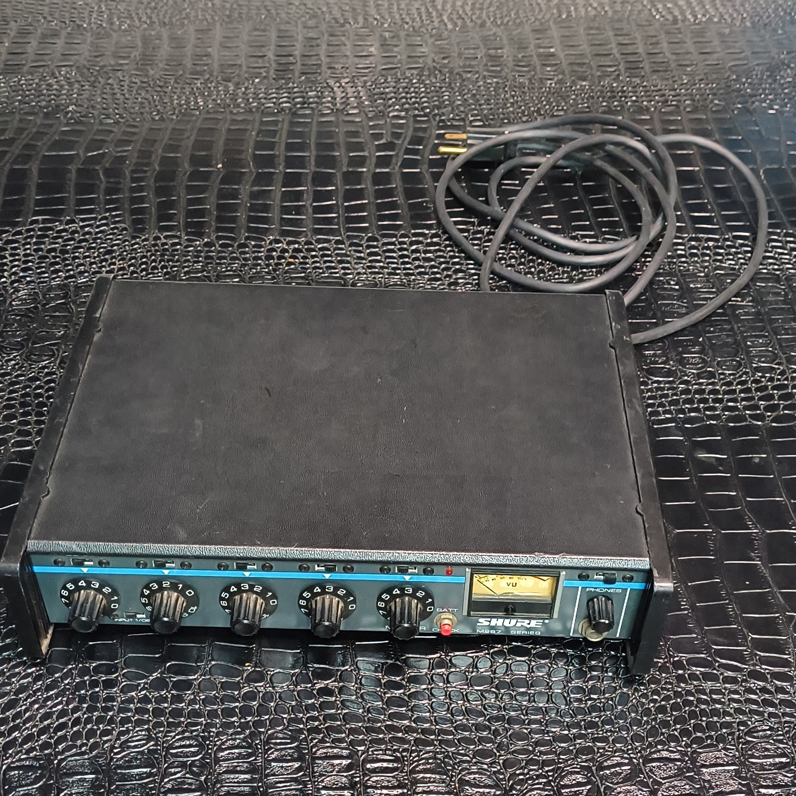 Shure M267 4 Channel Audio Professional Microphone Mixer - Free shipping