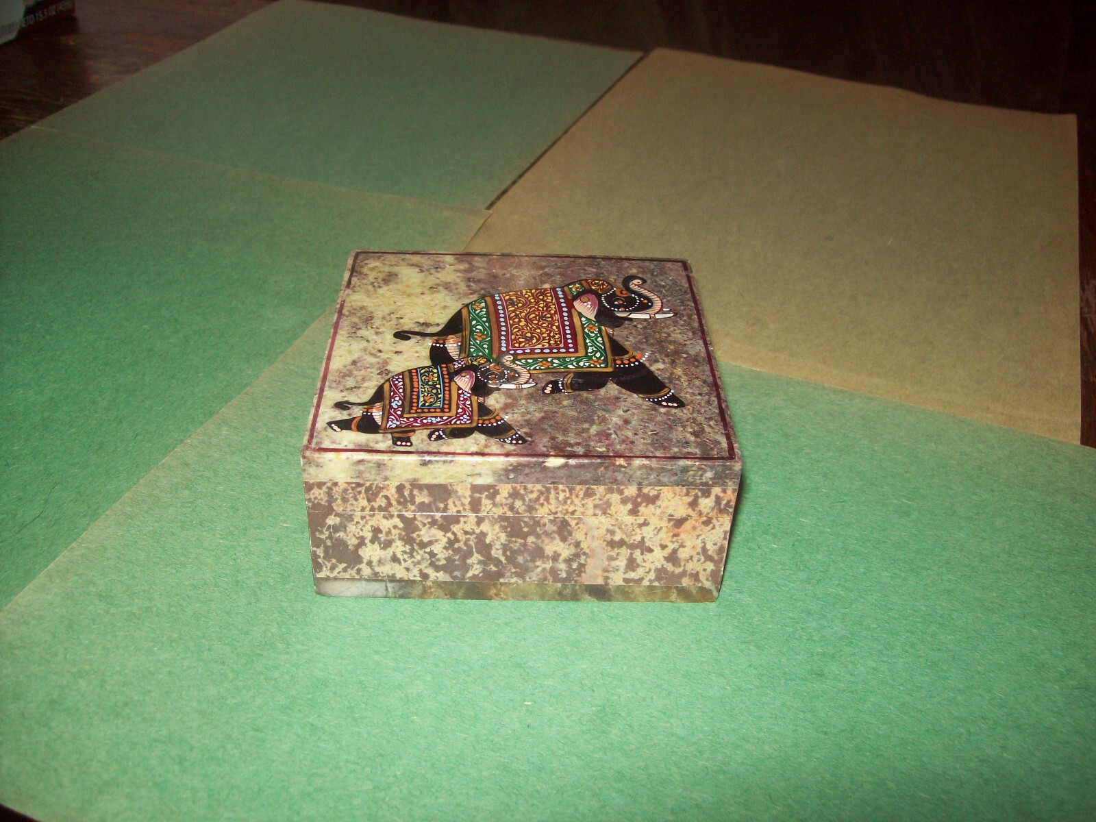 INDIA HAND MADE STONE TRINKET BOX WITH ELEPHANT LID DESIGN