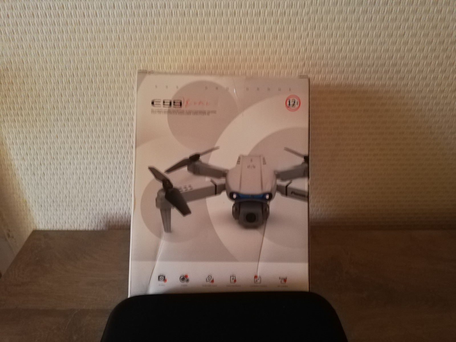 E99 Pro foldable drone / HD camera, remote control, case + accessories + battery