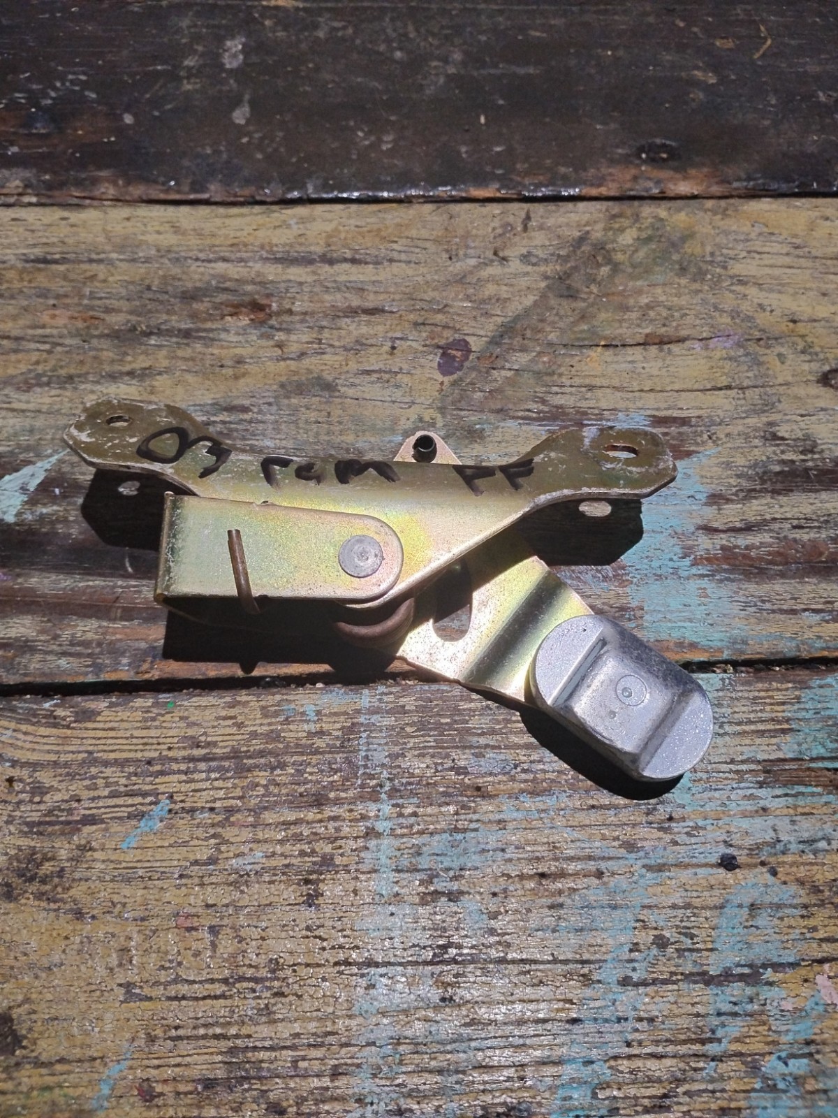 02-05 Dodge Ram 1500 Front Right Passenger Interior Door Handle Latch W/O Handle