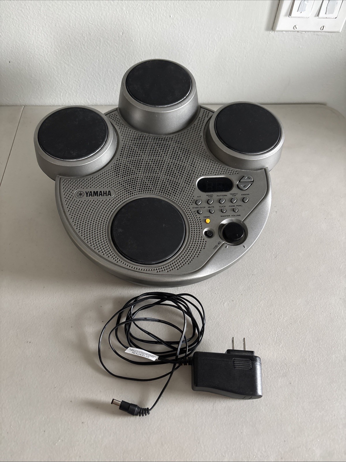 Yamaha YDD-40 Electric Drums 4-Pad Portable Digital Percussion - TESTED
