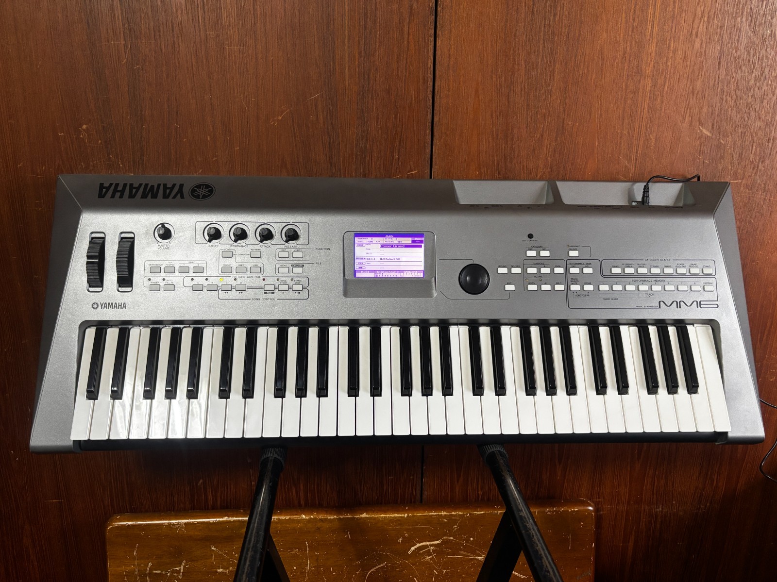 Yamaha MM6 Music Synthesizer Workstation w/ box power supply