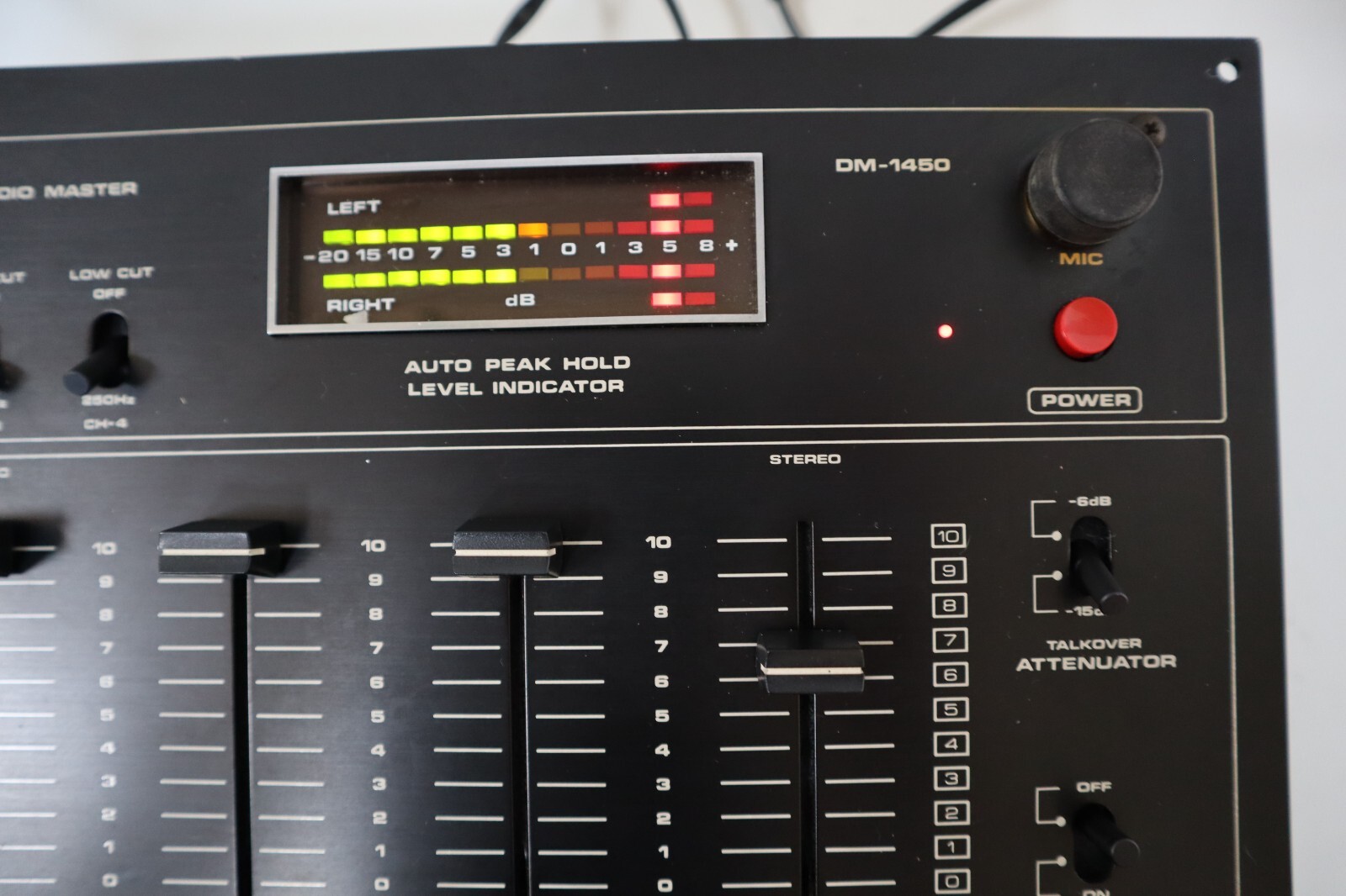 Numark DM-1450 Studio Audio Master Stereo Pre-Amplifier Control Center - Working