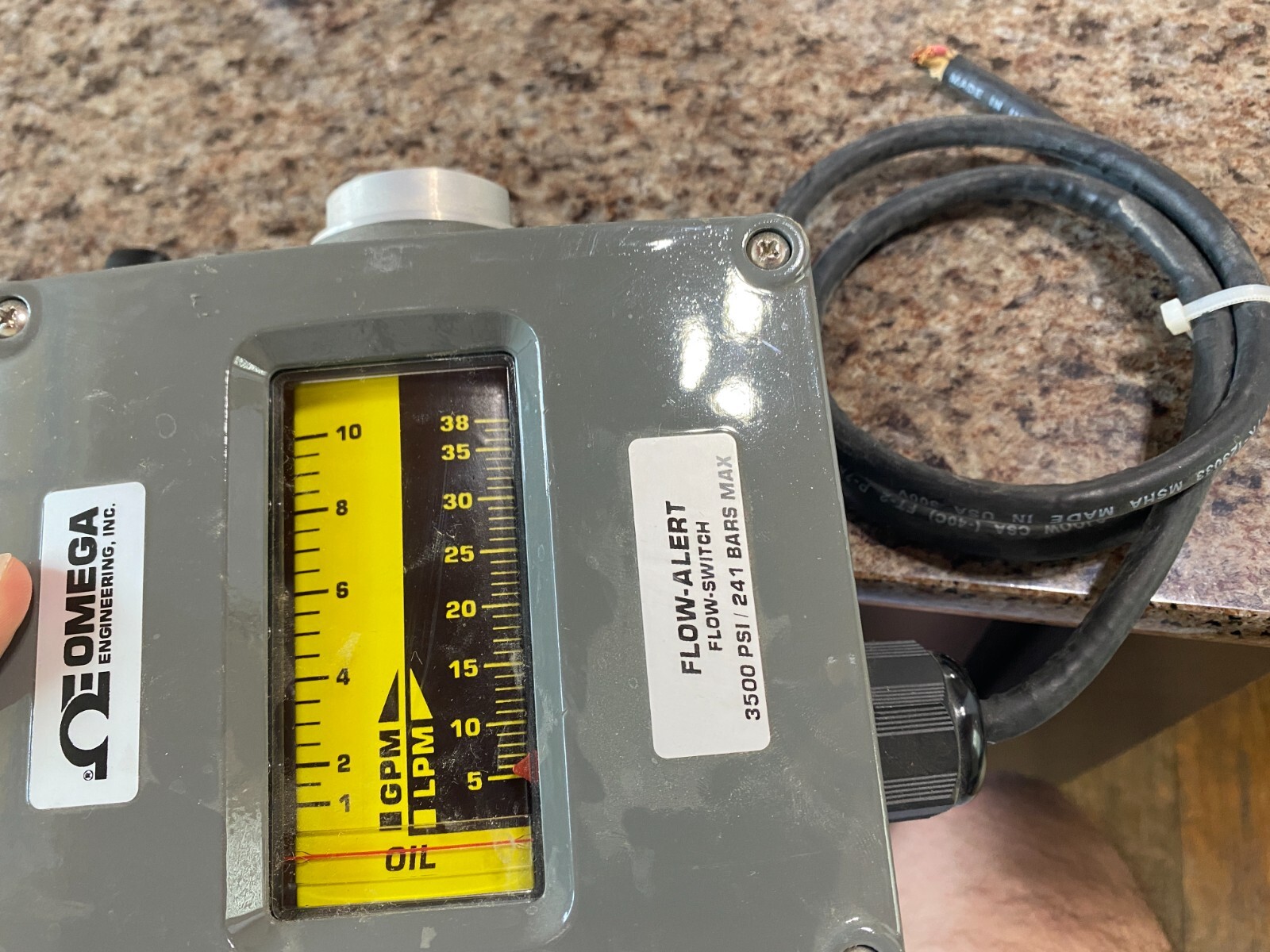Omega Engineering Flow Alert Flow Switch FL-7609B 3500 PSI 241 Bars Max (18008)