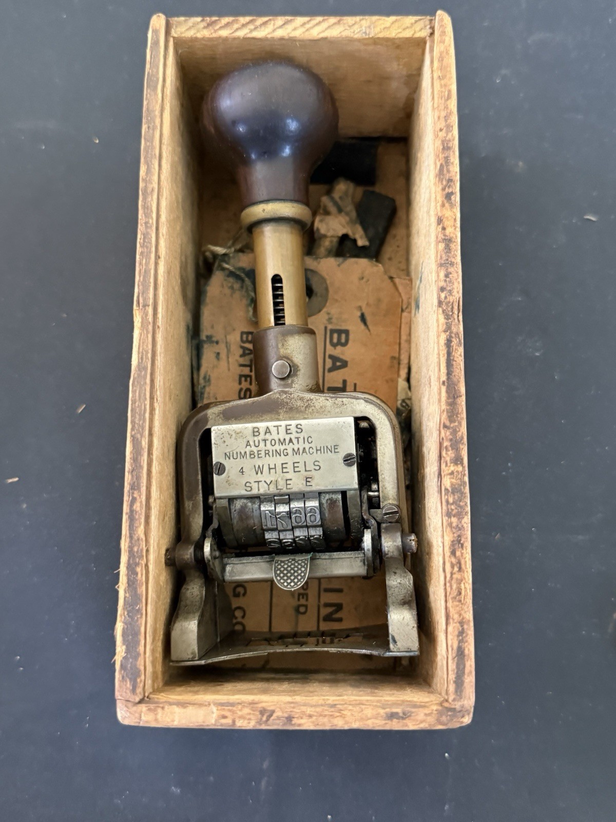 Vintage Bates Automatic Numbering Machine 4 Wheel Style E w/ Wood Box Tag