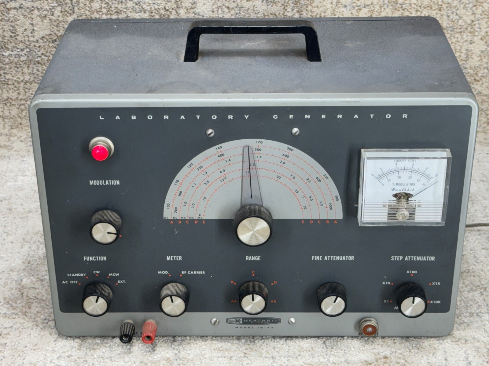 Vintage Heathkit IG-42 Vacuum Tube RF Signal Generator Powers On Appears To Work
