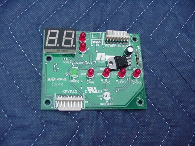 Islandaire  model EZ12B245C1S14AA Display Board  7221081 Rev. E
